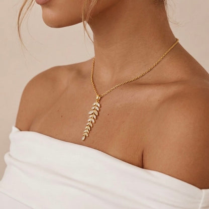 Oliva Pendant Necklace